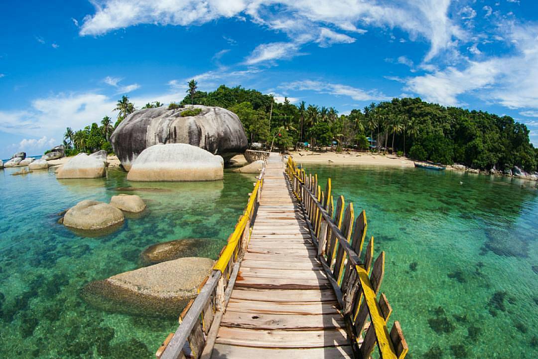 Pantai Terpopuler Bangka Belitung