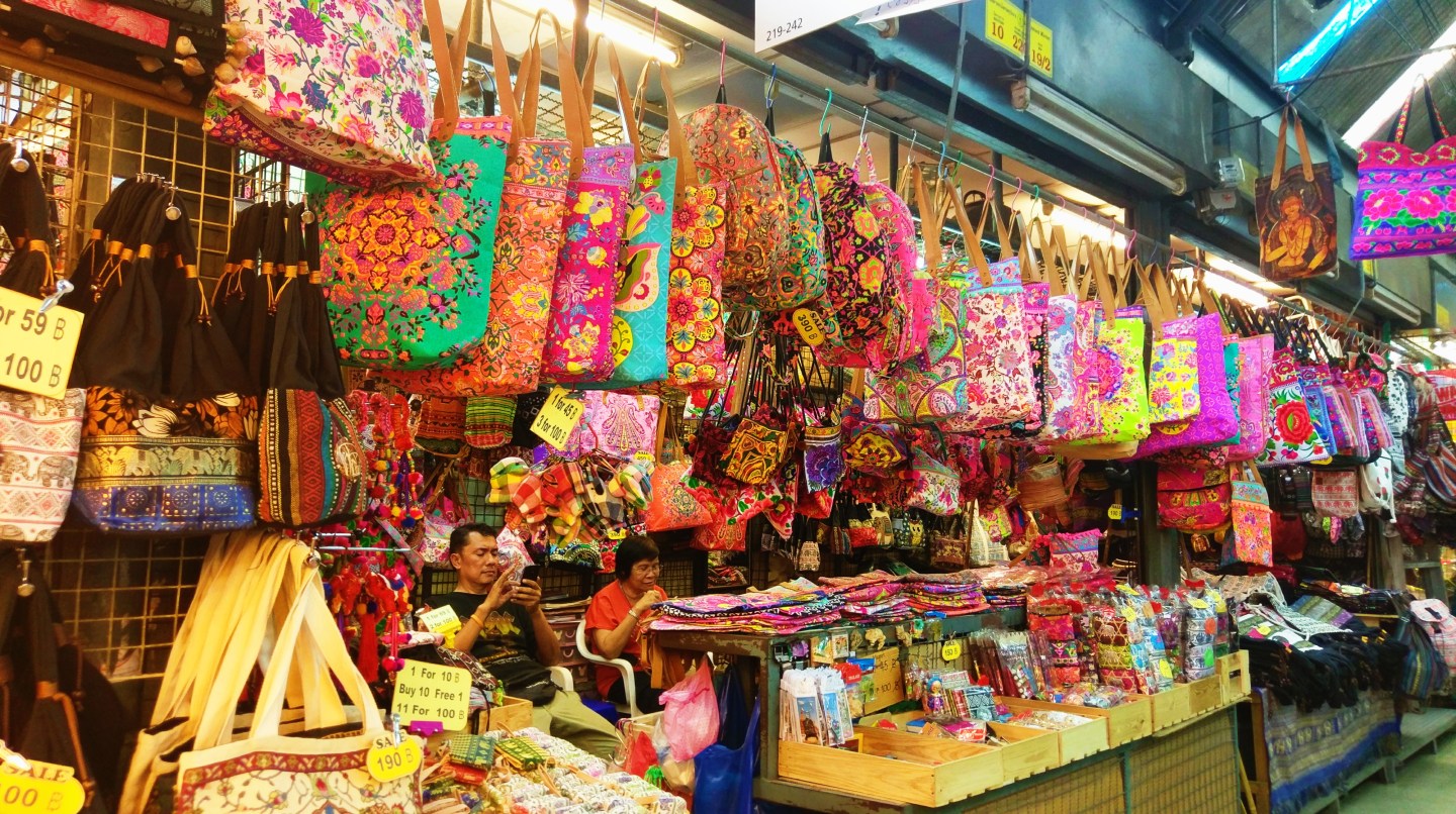 Wisata Pasar Untuk Belanja Murah Di Bangkok